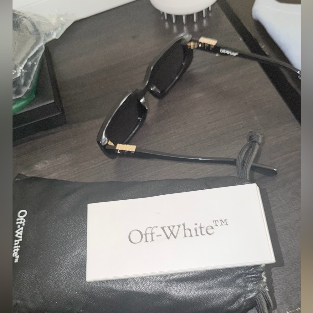 Off white rectangular sunglasses - Picture 6 of 6